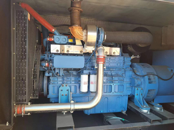 兴安柴油发电机组一般有几种电压输出？